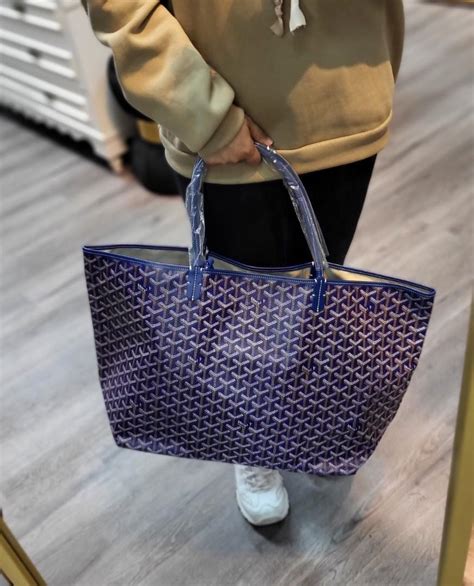 donkerblauwe goyard tas|Blue Goyard Bags .